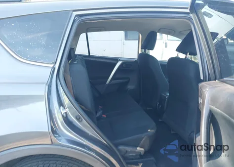 2018 Toyota Rav4 Le z USA, uszkodzony, nr VIN JTMZFREV7JJ731809